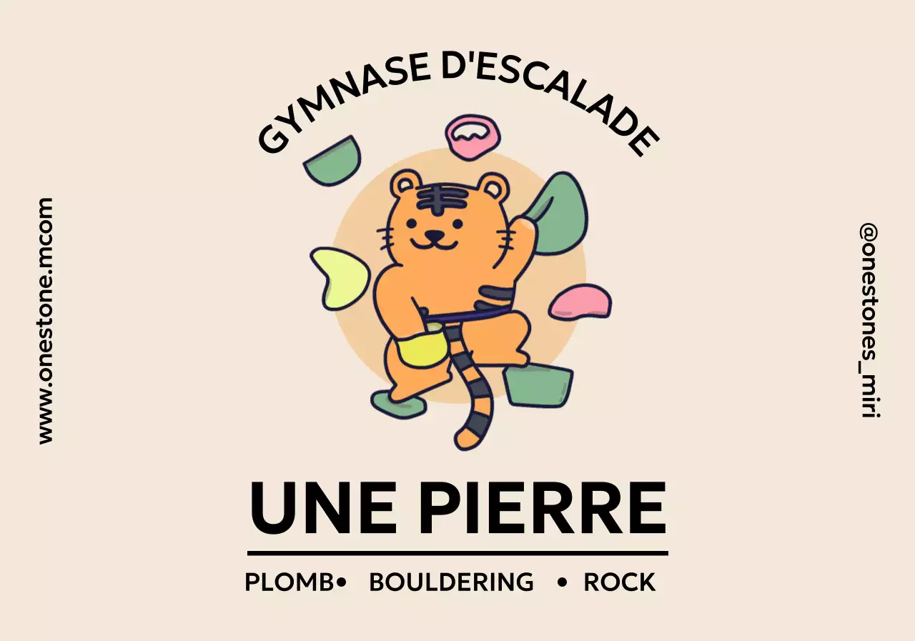 Tigre mignon grimpant