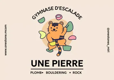 Tigre mignon grimpant