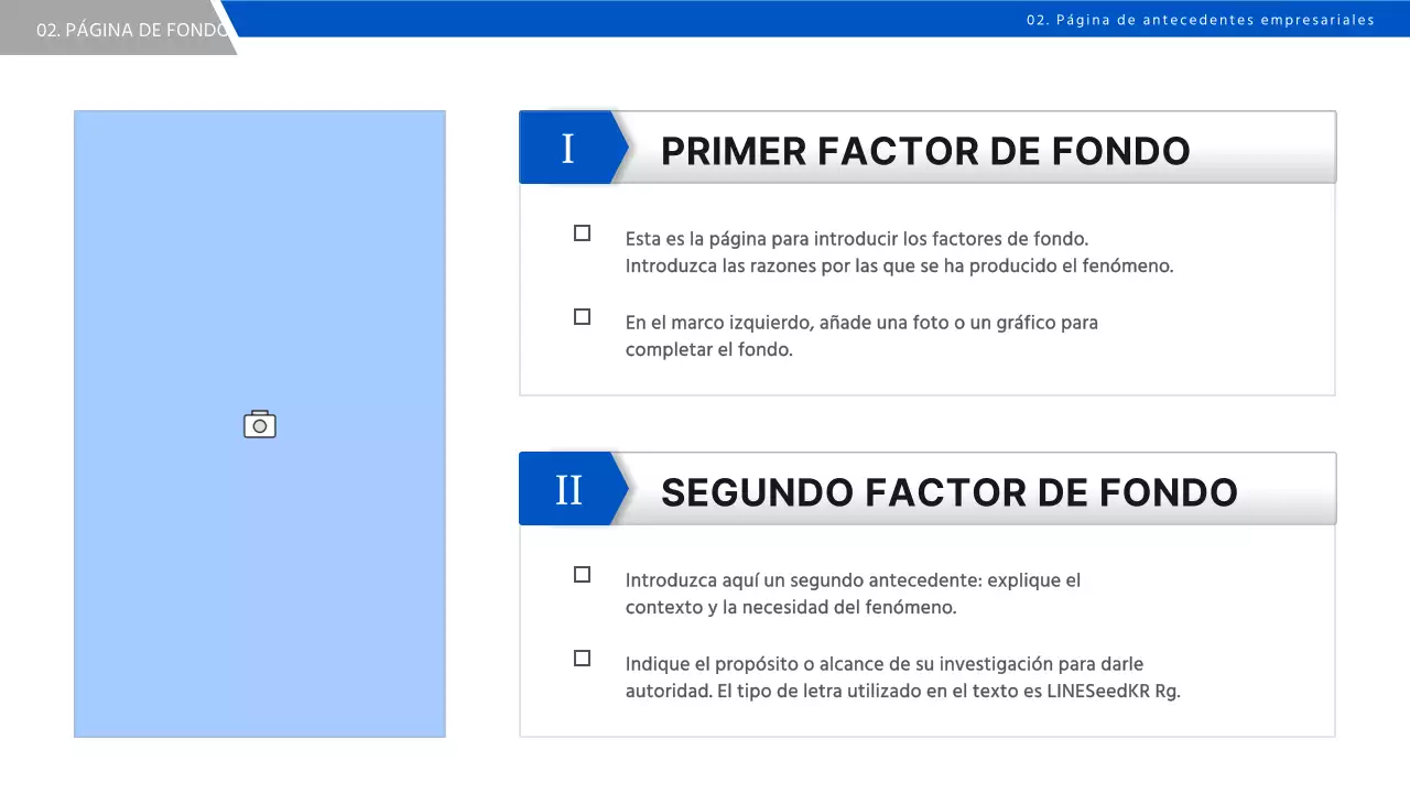 Un sencillo informe de estrategia empresarial en azul y negro