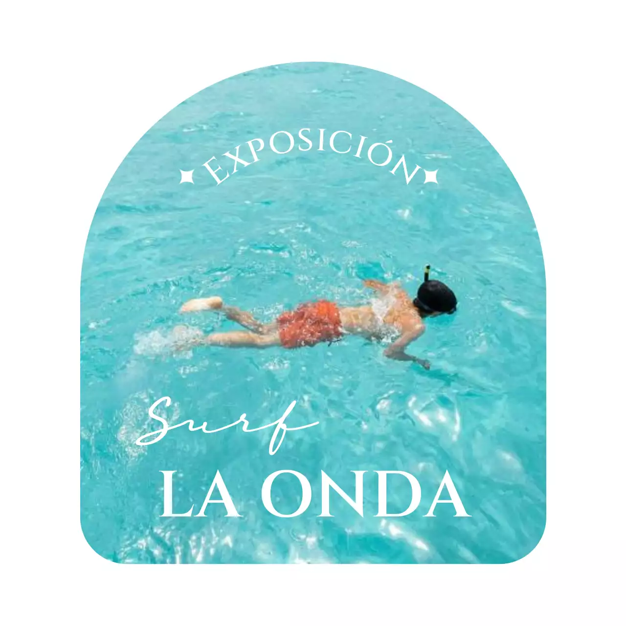 Mercancía de exposición fresca y sentimental con fotos del mar y fuentes con gracias en un marco de arco redondo.