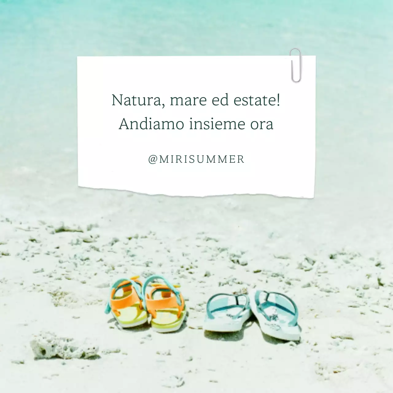 Un post minimalista per una gita estiva al mare in azzurro e bianco