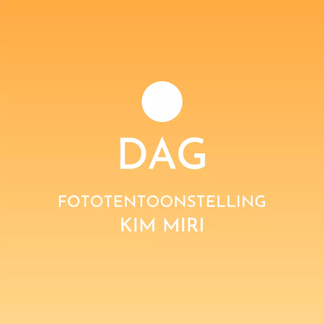 Strak ontwerp met zwevende kleurverlopen van zon en maan