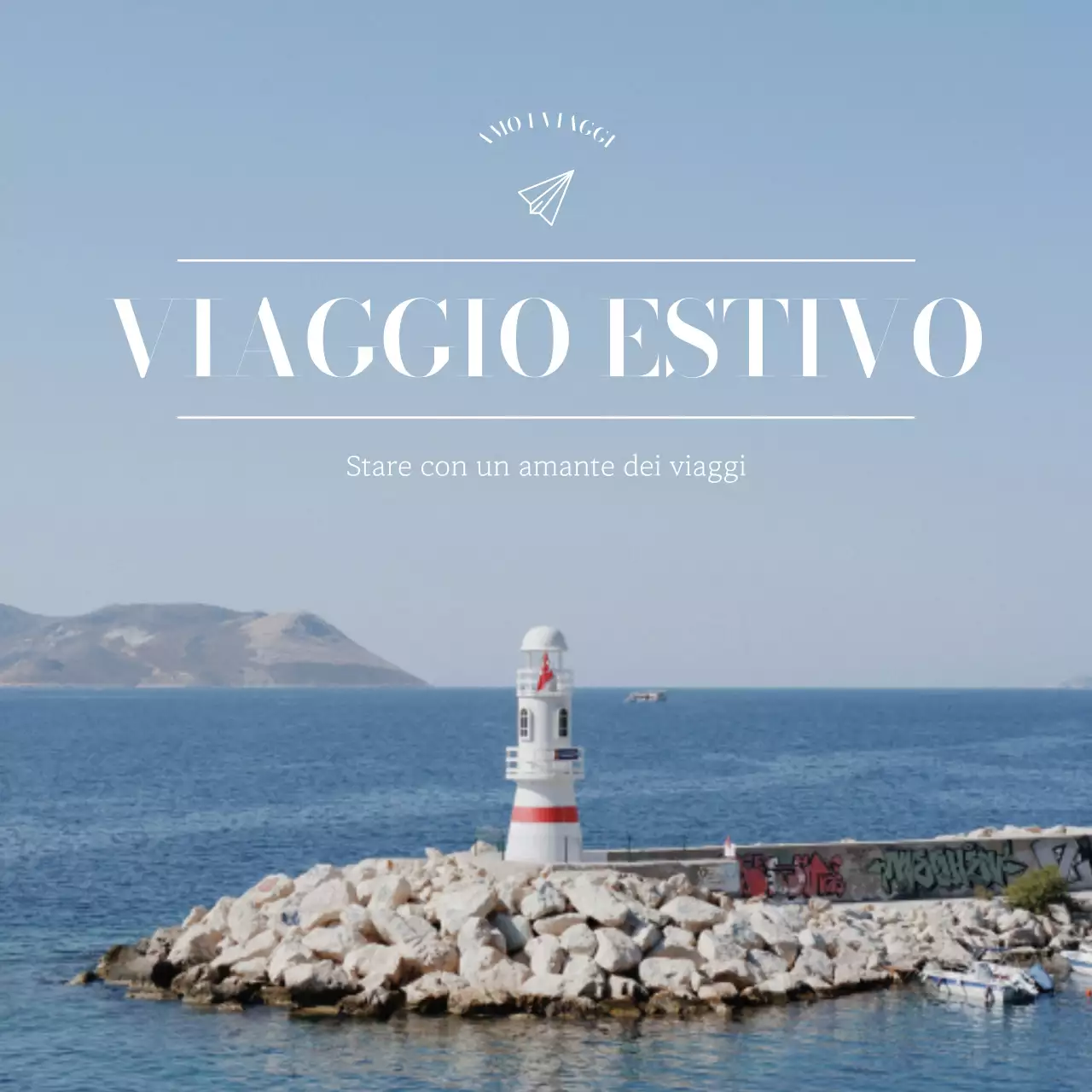 Un semplice post di viaggio estivo in azzurro e bianco