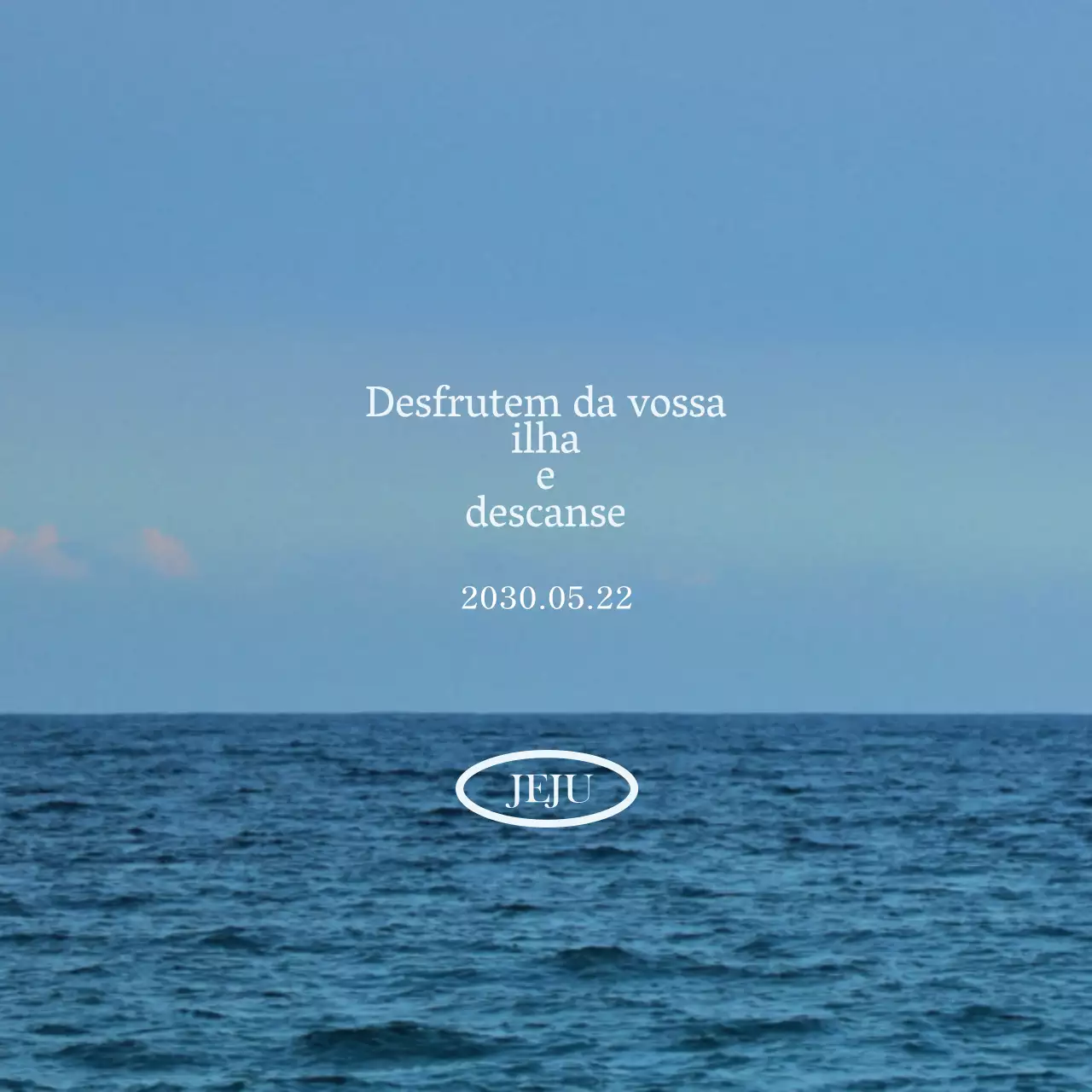 Conceber um produto turístico de texto emotivo com uma fotografia do oceano calma e emotiva como pano de fundo