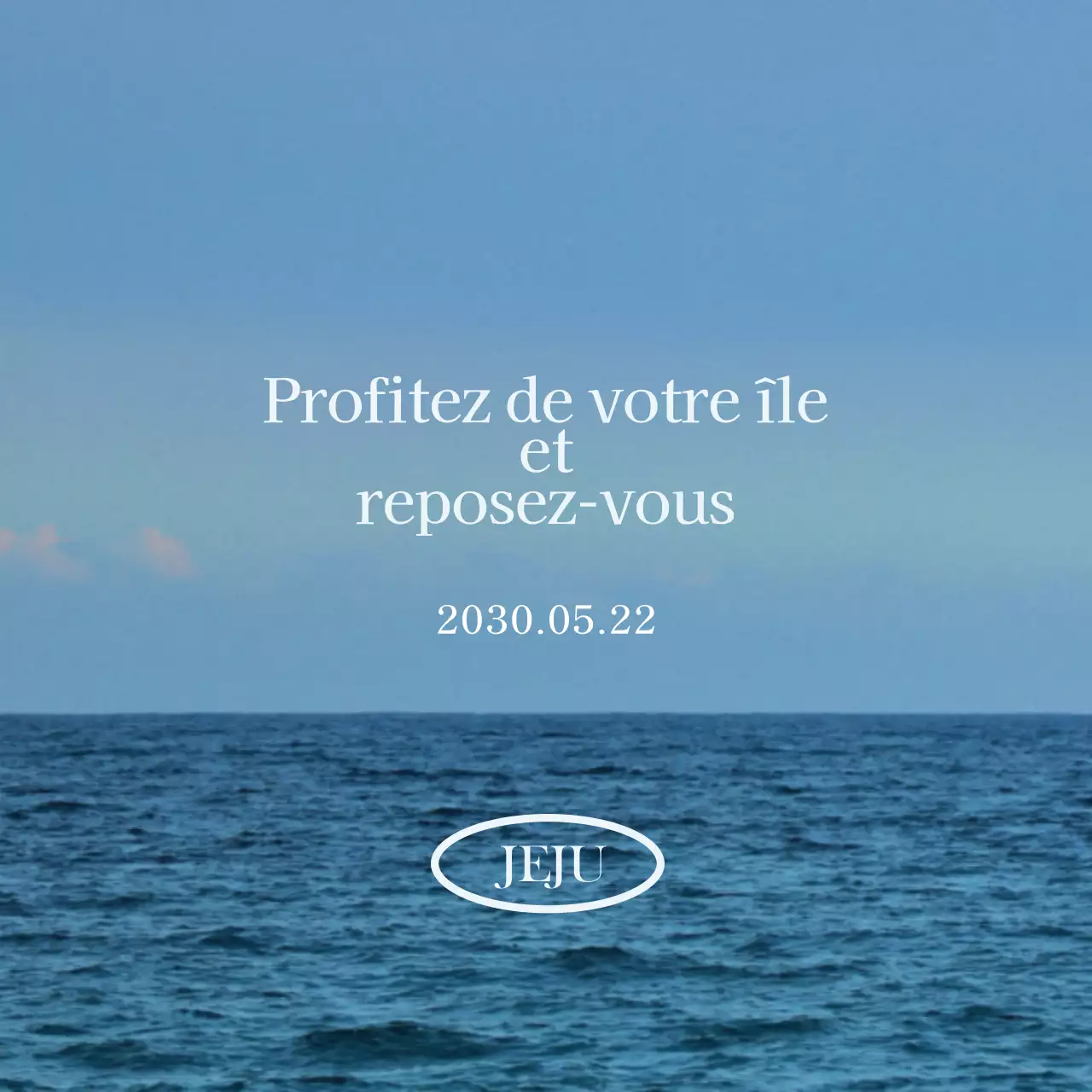 Concevoir un produit touristique textuel émotionnel avec une photo de l'océan apaisante et émotionnelle en toile de fond