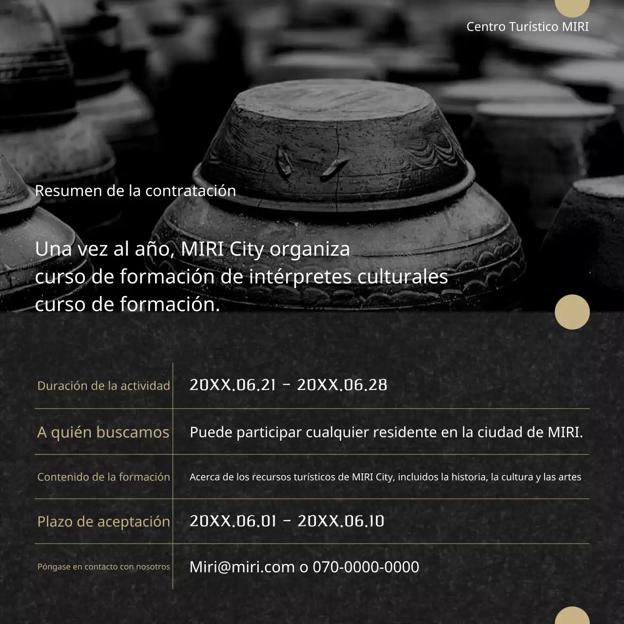 Un curso clásico de formación de comentaristas culturales en blanco y negro y dorado