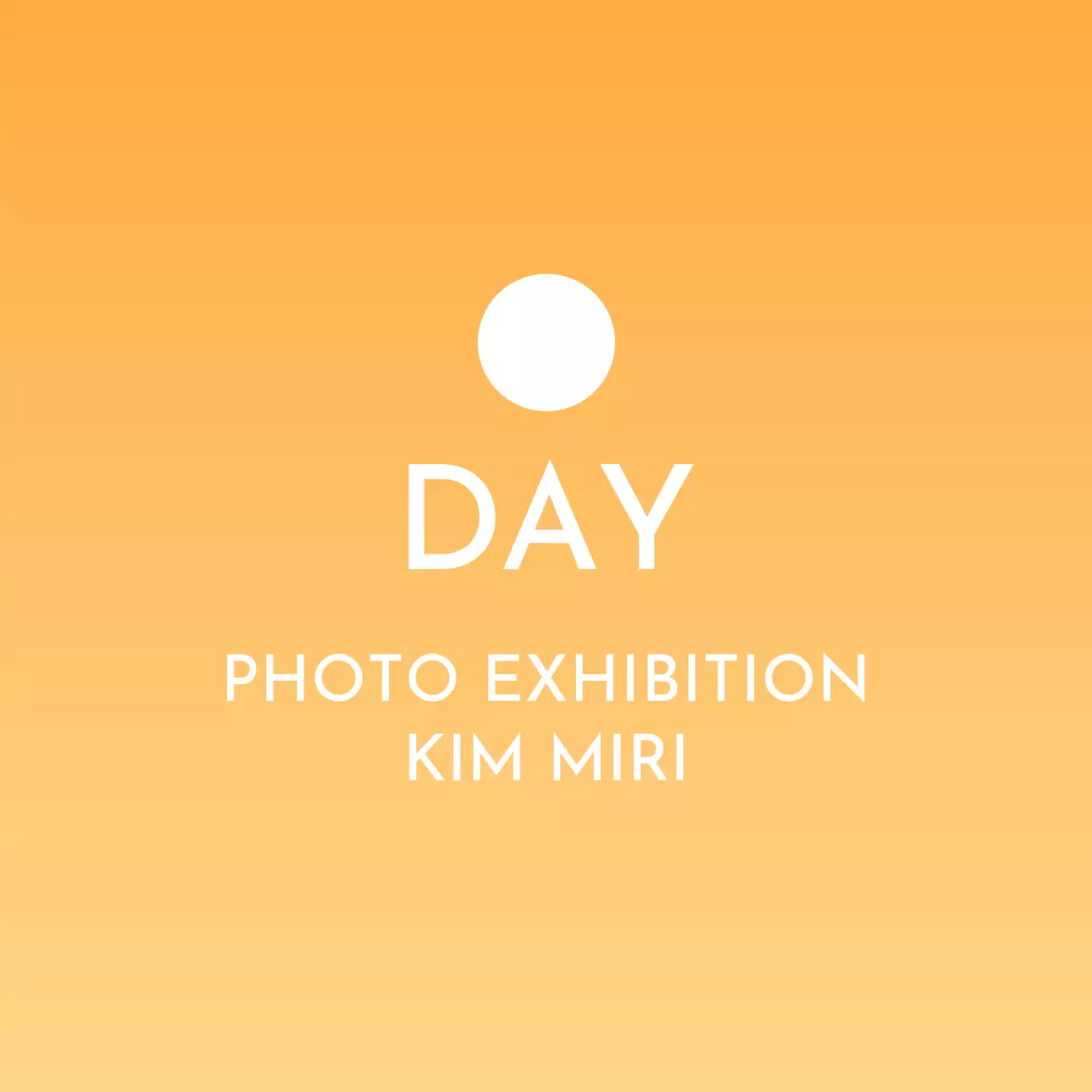 太陽と月が浮かぶグラデーションが印象的なすっきりとしたデザイン。