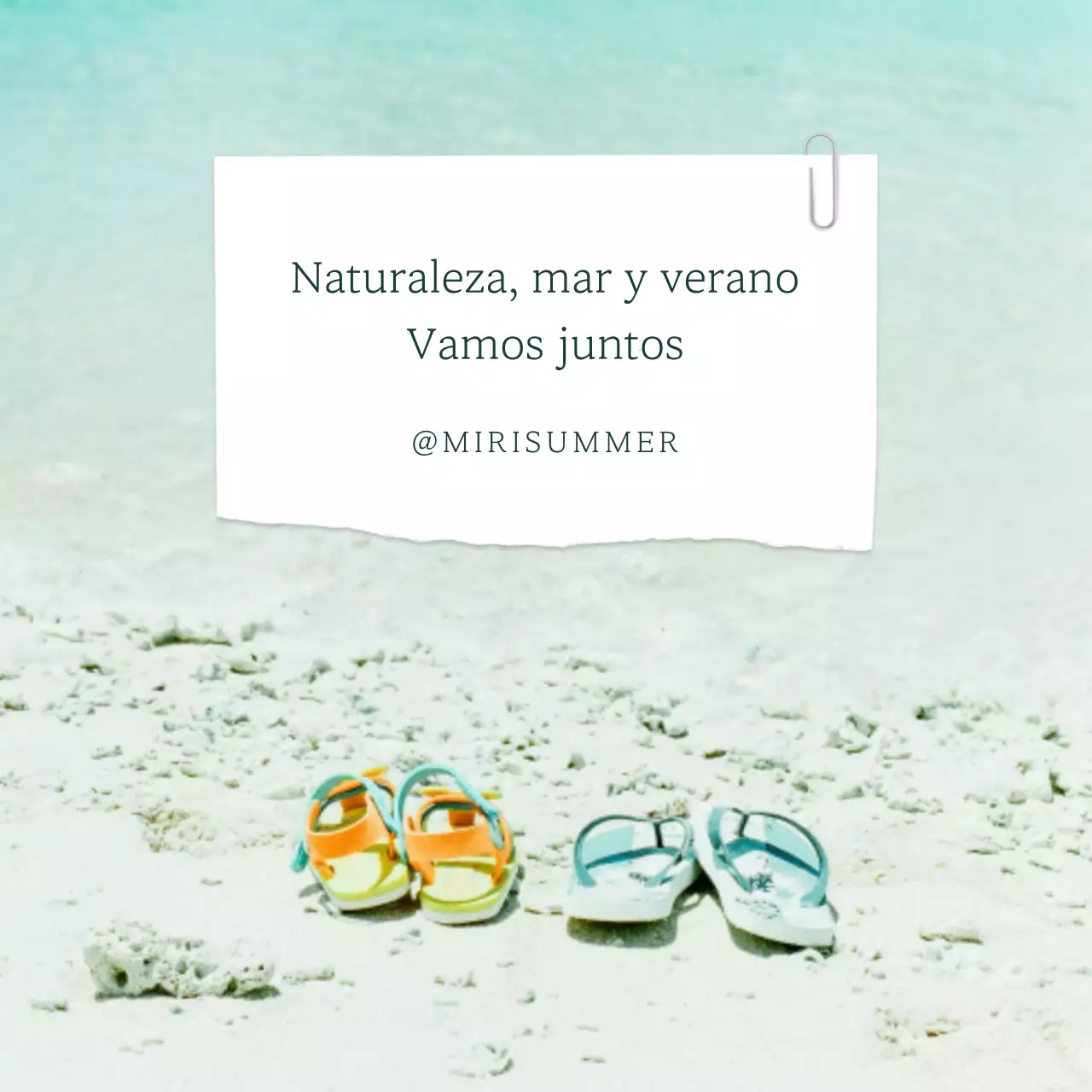 Un minimalista post de viaje veraniego por el mar en azul claro y blanco