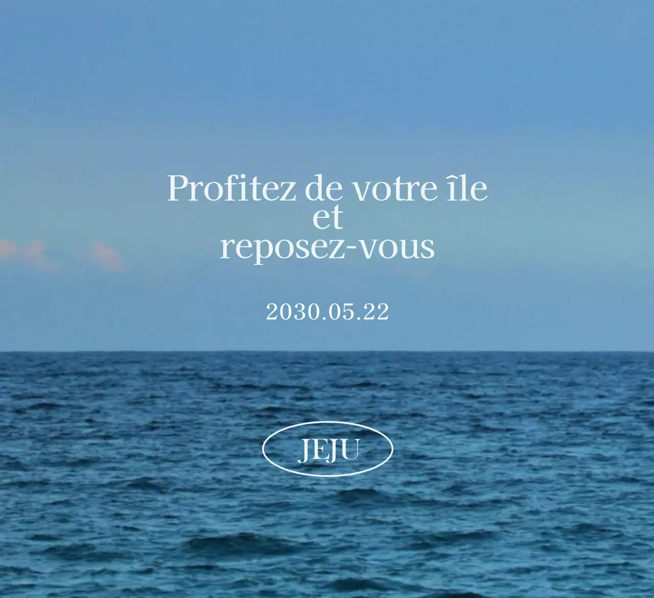 Concevoir un produit touristique textuel émotionnel avec une photo de l'océan apaisante et émotionnelle en toile de fond