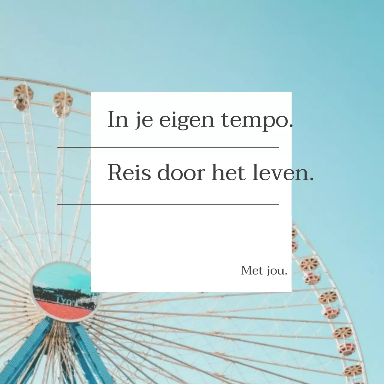 Eenvoudige reispromotie in lichtblauw