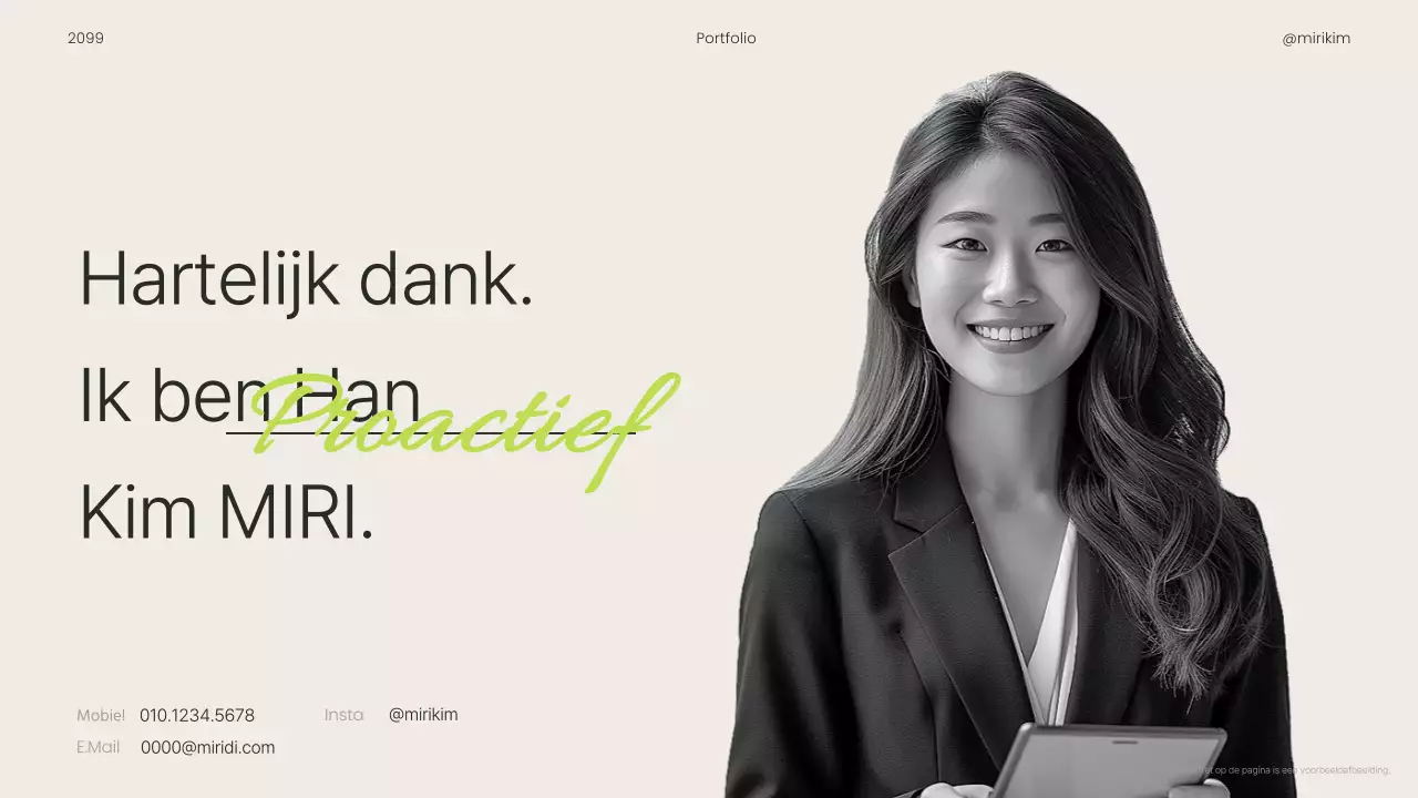 Een eenvoudige carrièregerichte printbare portfolio in limoengroen en zwart