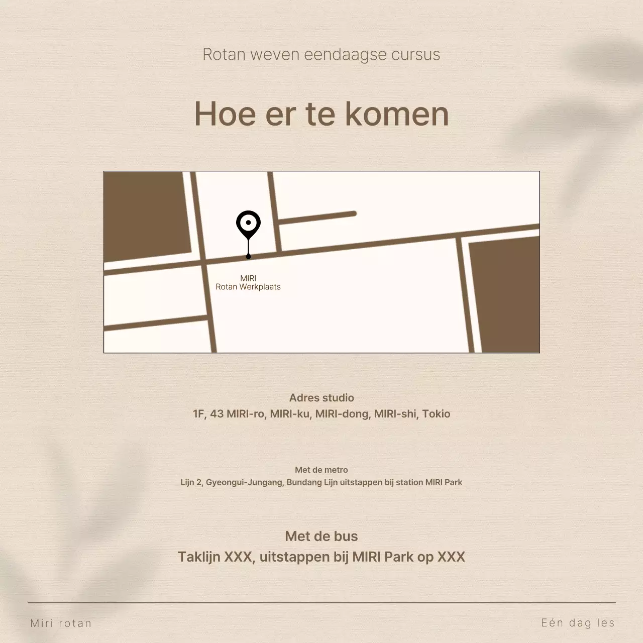 Eenvoudig zomerinterieur in beige en bruin Promoot de creatie van rotan accessoires