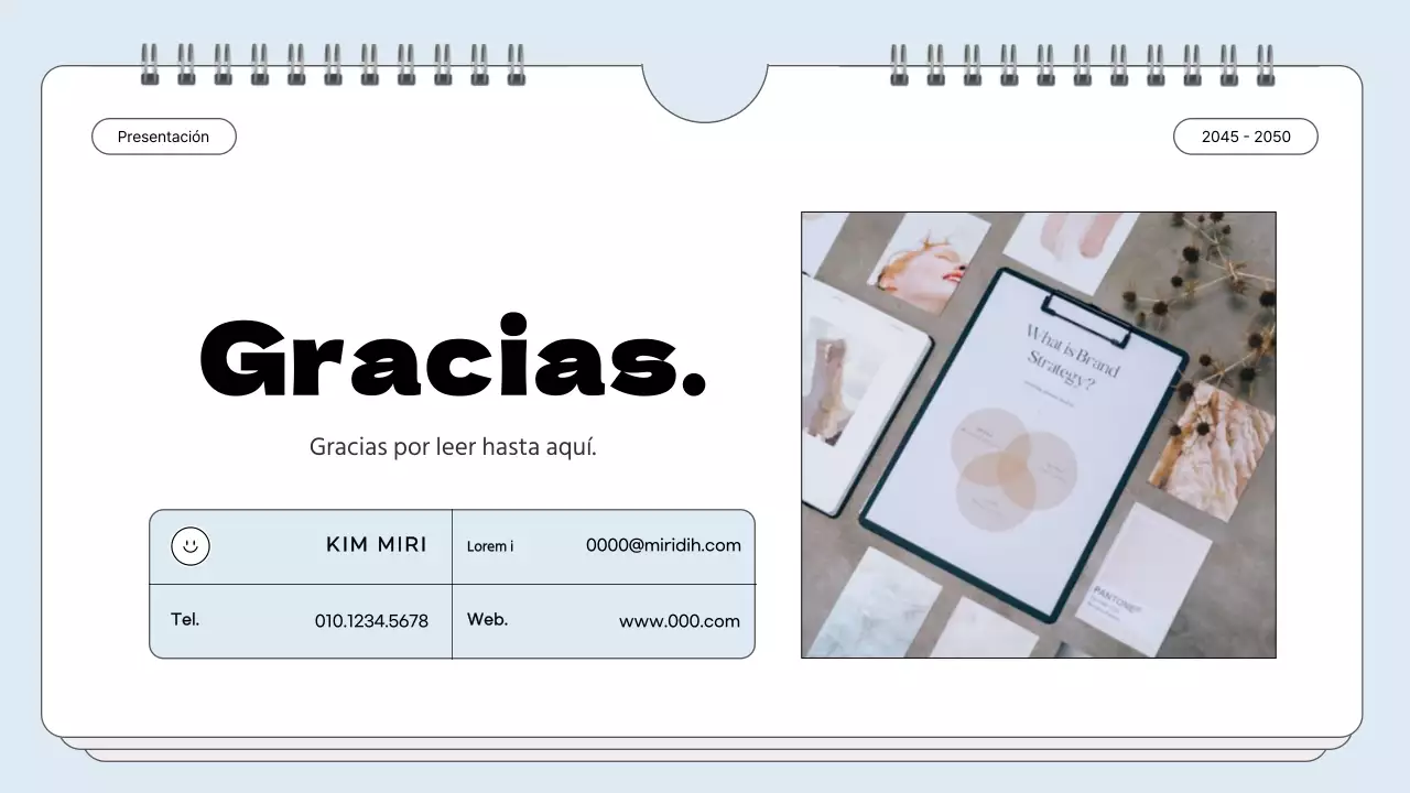 Cartera con marco de notas sencillo en azul claro