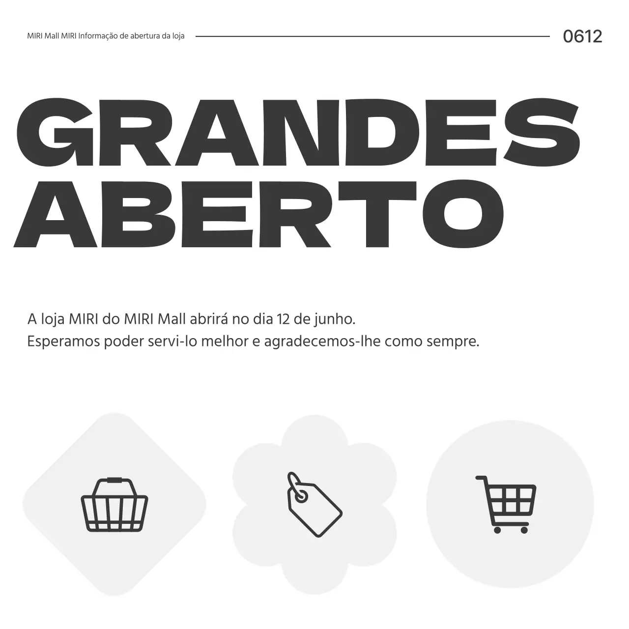 Um simples anúncio de abertura de um centro comercial a preto e branco