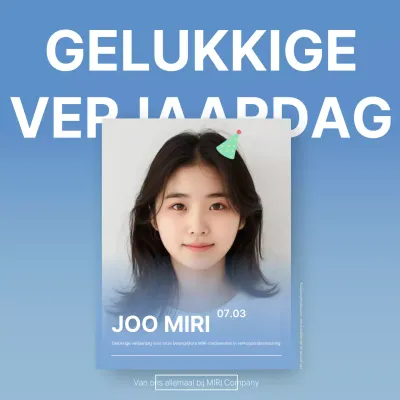 Trendy verjaardag pop-up in lichtblauw en wit