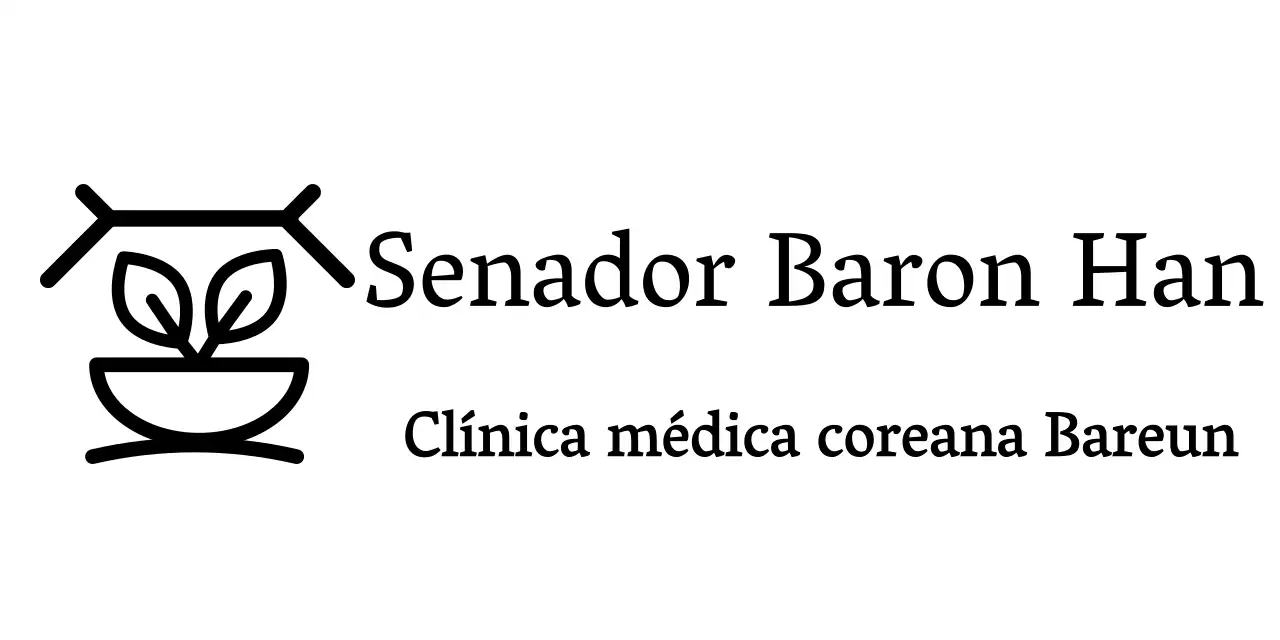 Uma sala de medicina chinesa de aspeto elegante com o logótipo de uma clínica de medicina chinesa