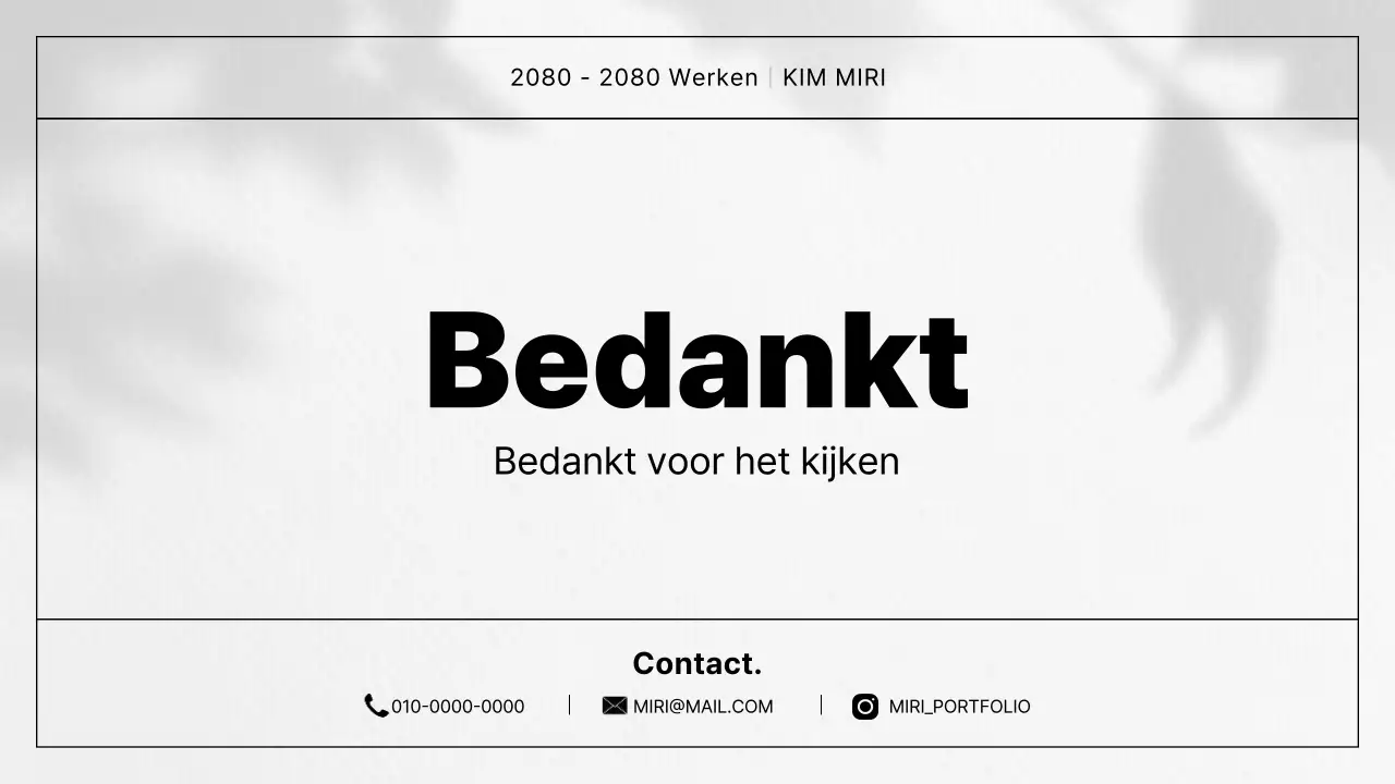 Een eenvoudige CV-portfolio in grijs en zwart