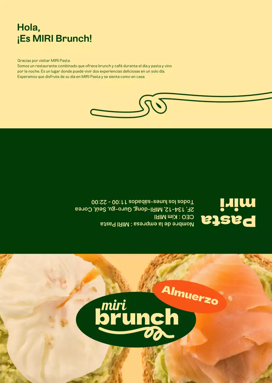 Sobre el elegante menú del brunch en verde y marfil