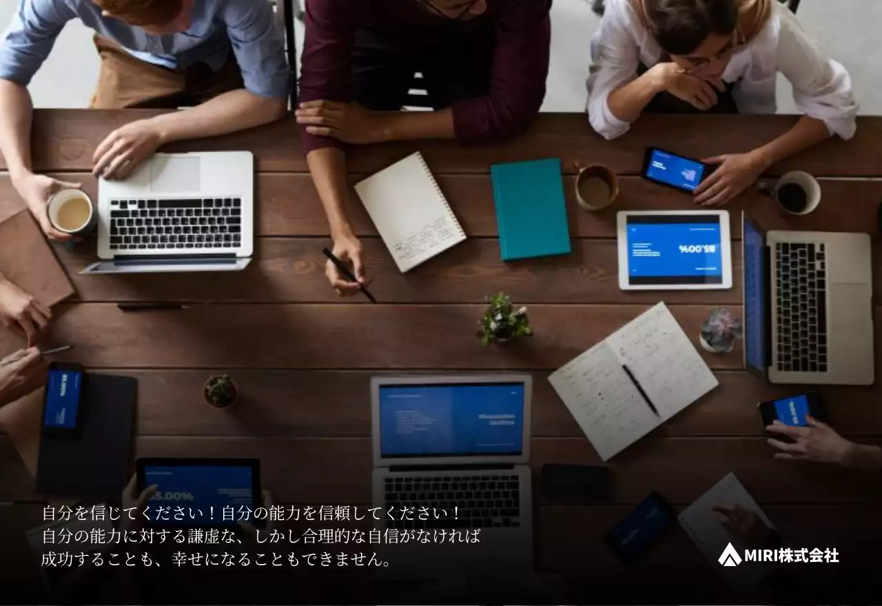 グレーのシンプルな企業カレンダー