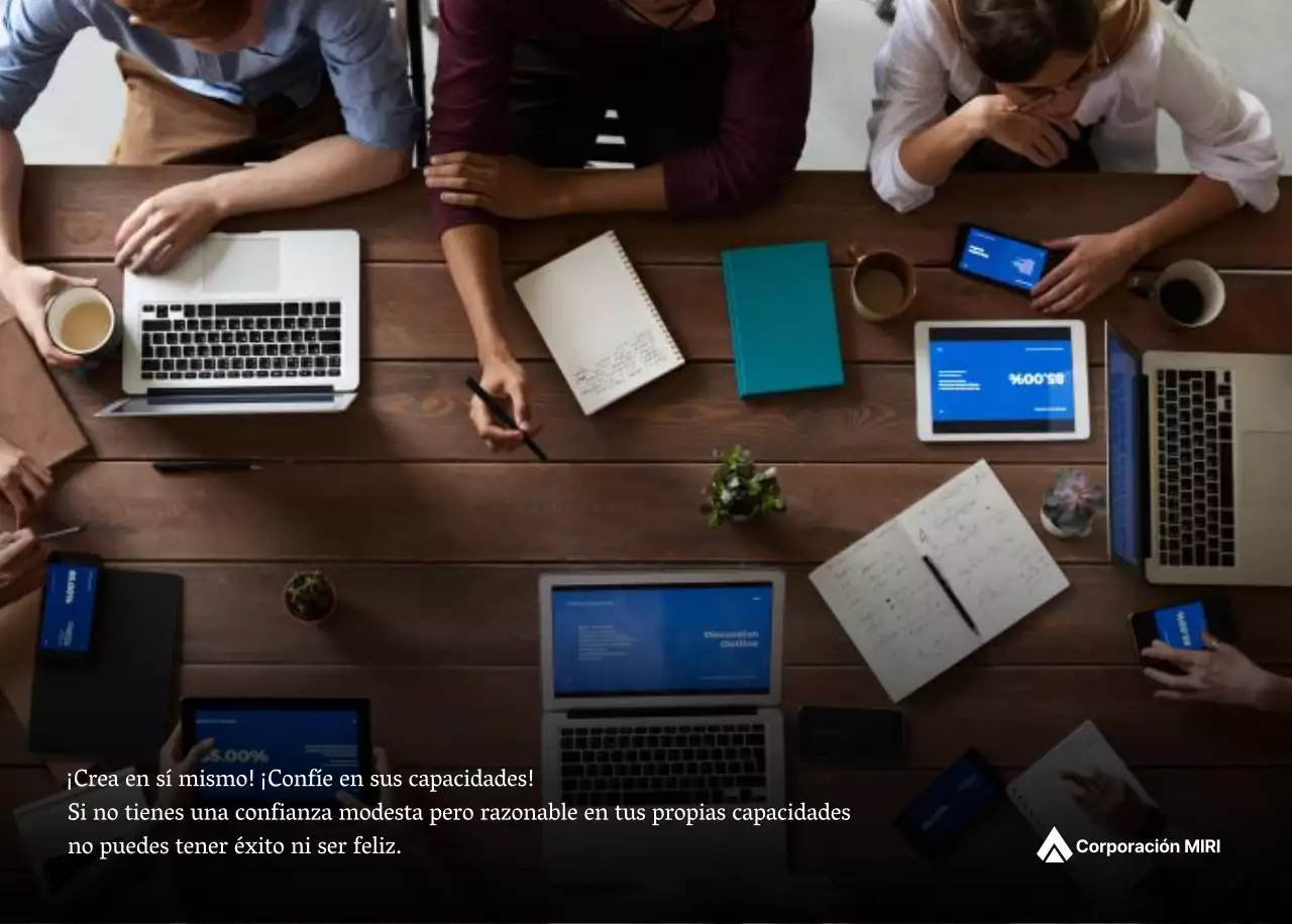 Un sencillo calendario corporativo en gris