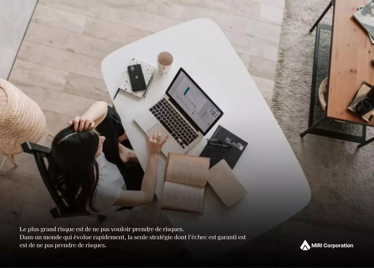 Un calendrier d'entreprise simple en gris