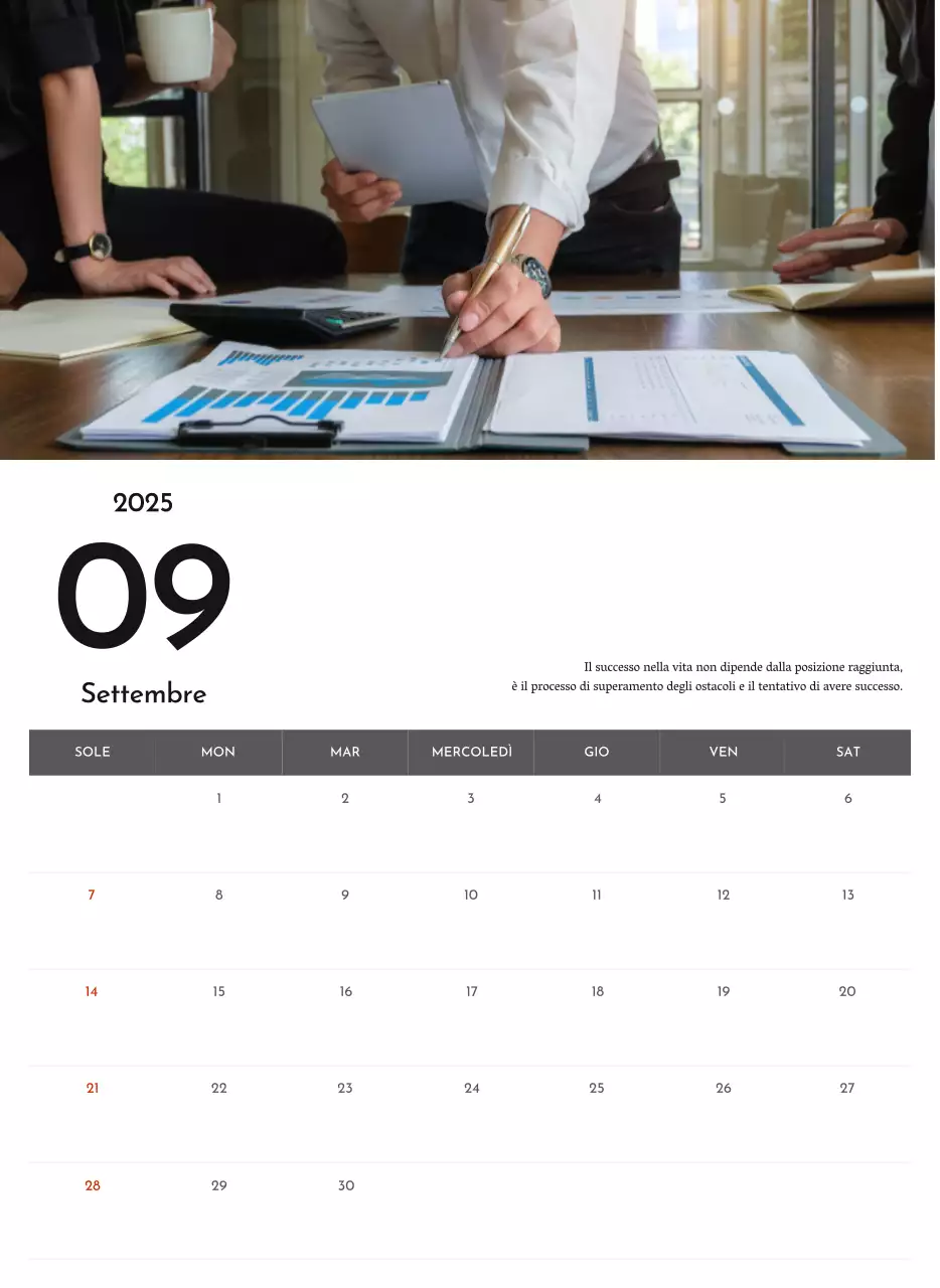 Un semplice calendario aziendale in grigio
