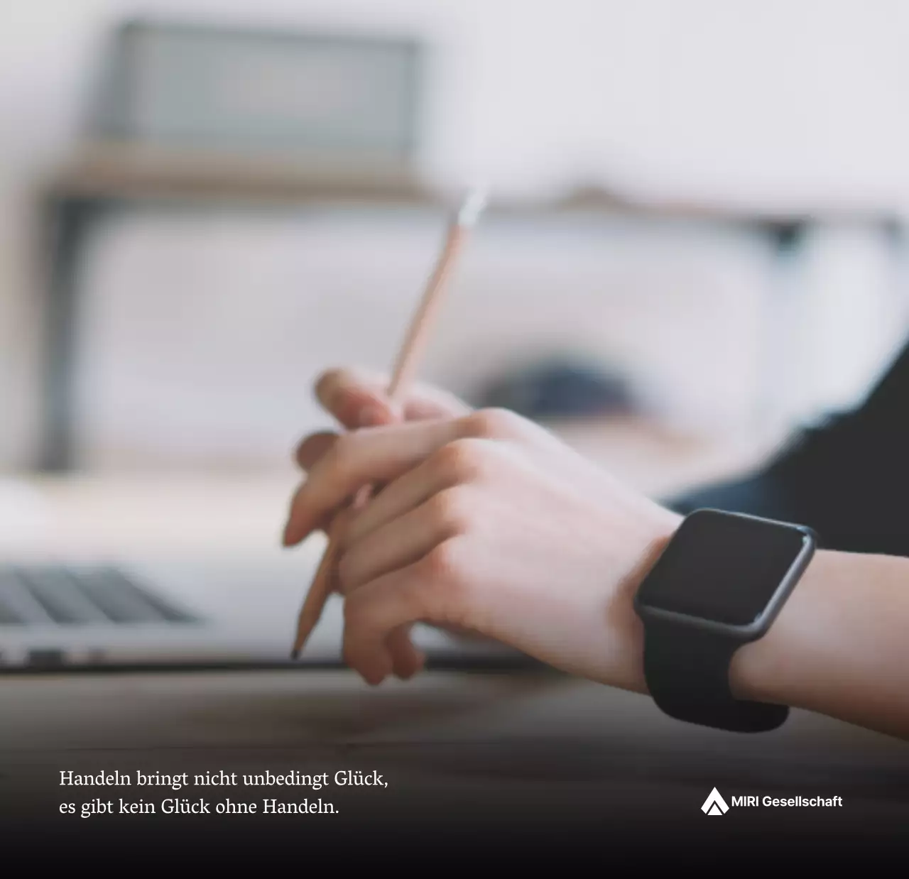 Ein einfacher Unternehmenskalender in Grau