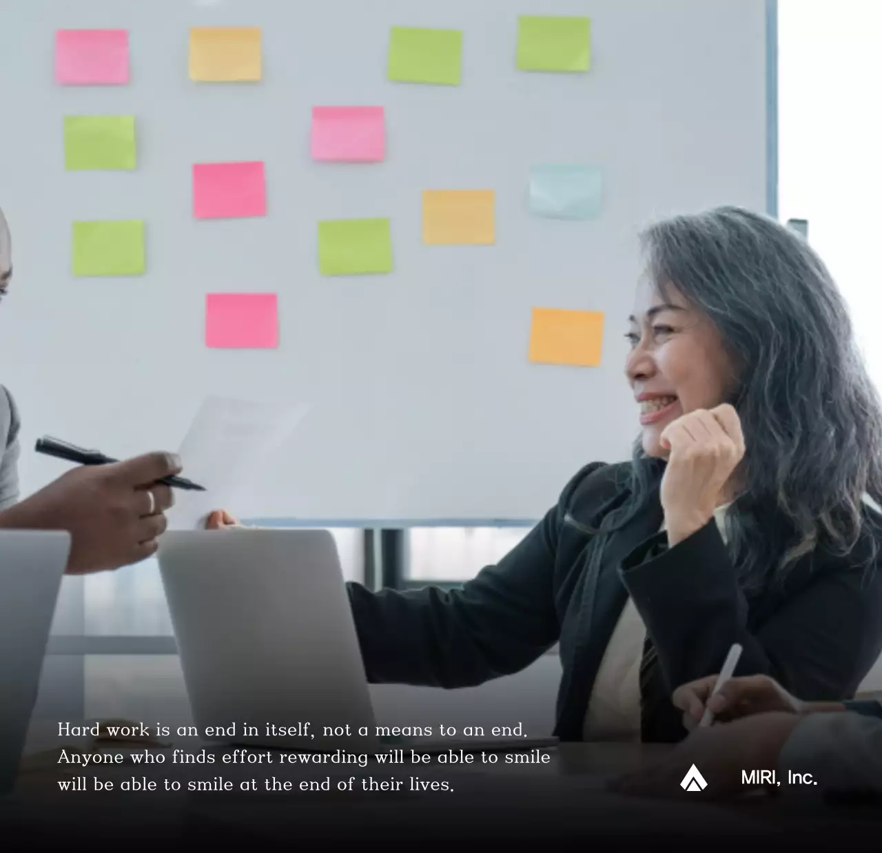 Lịch công ty đơn giản màu xám