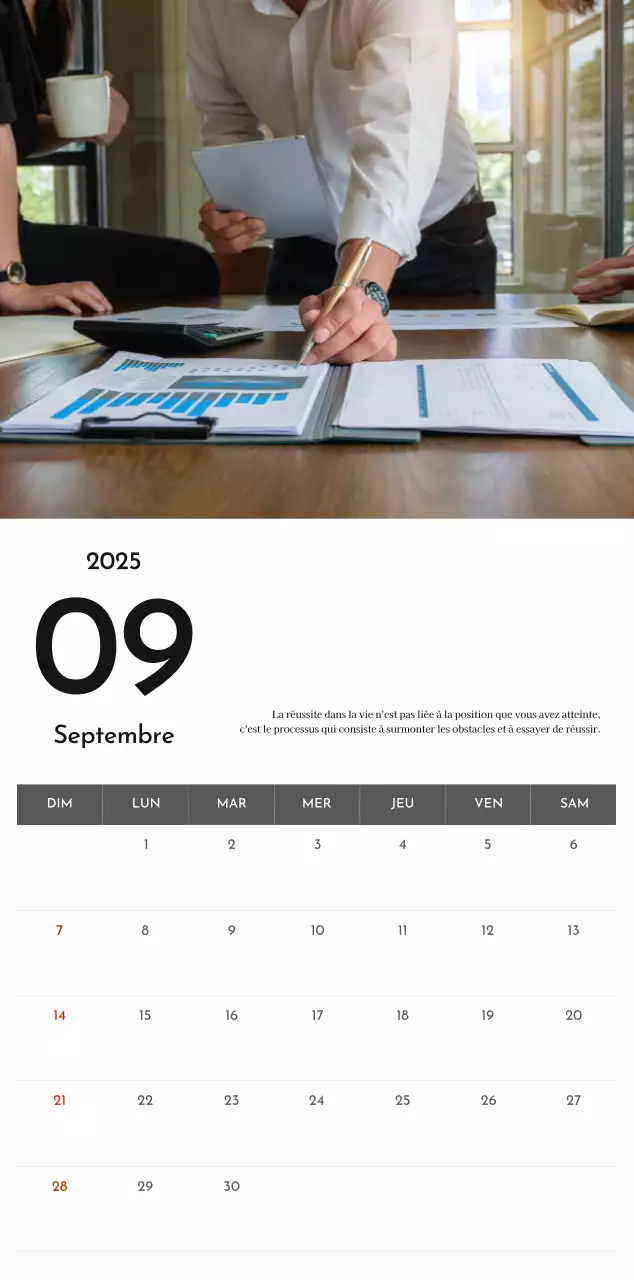 Un calendrier d'entreprise simple en gris