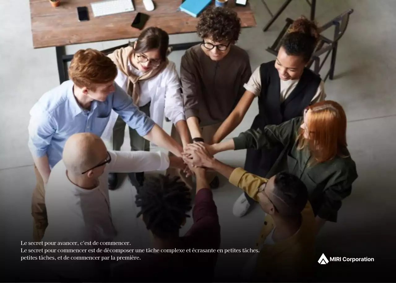 Un calendrier d'entreprise simple en gris