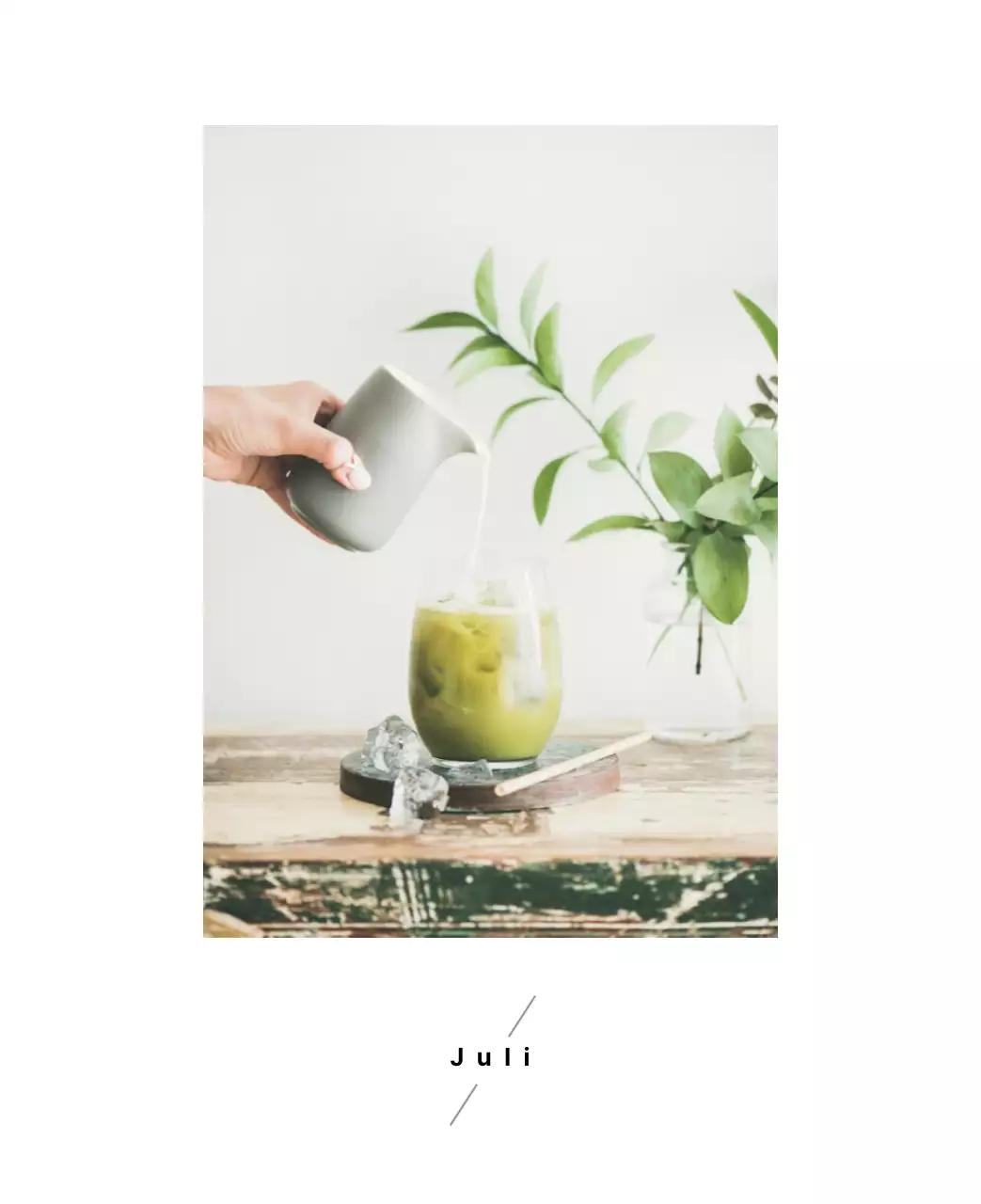 Einfacher Kaffee-Foto-Tischkalender für Cafés in Weißtönen