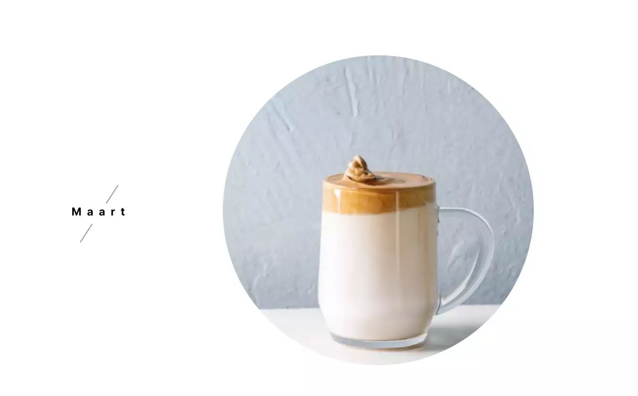 Een wit en bruin sentimenteel café