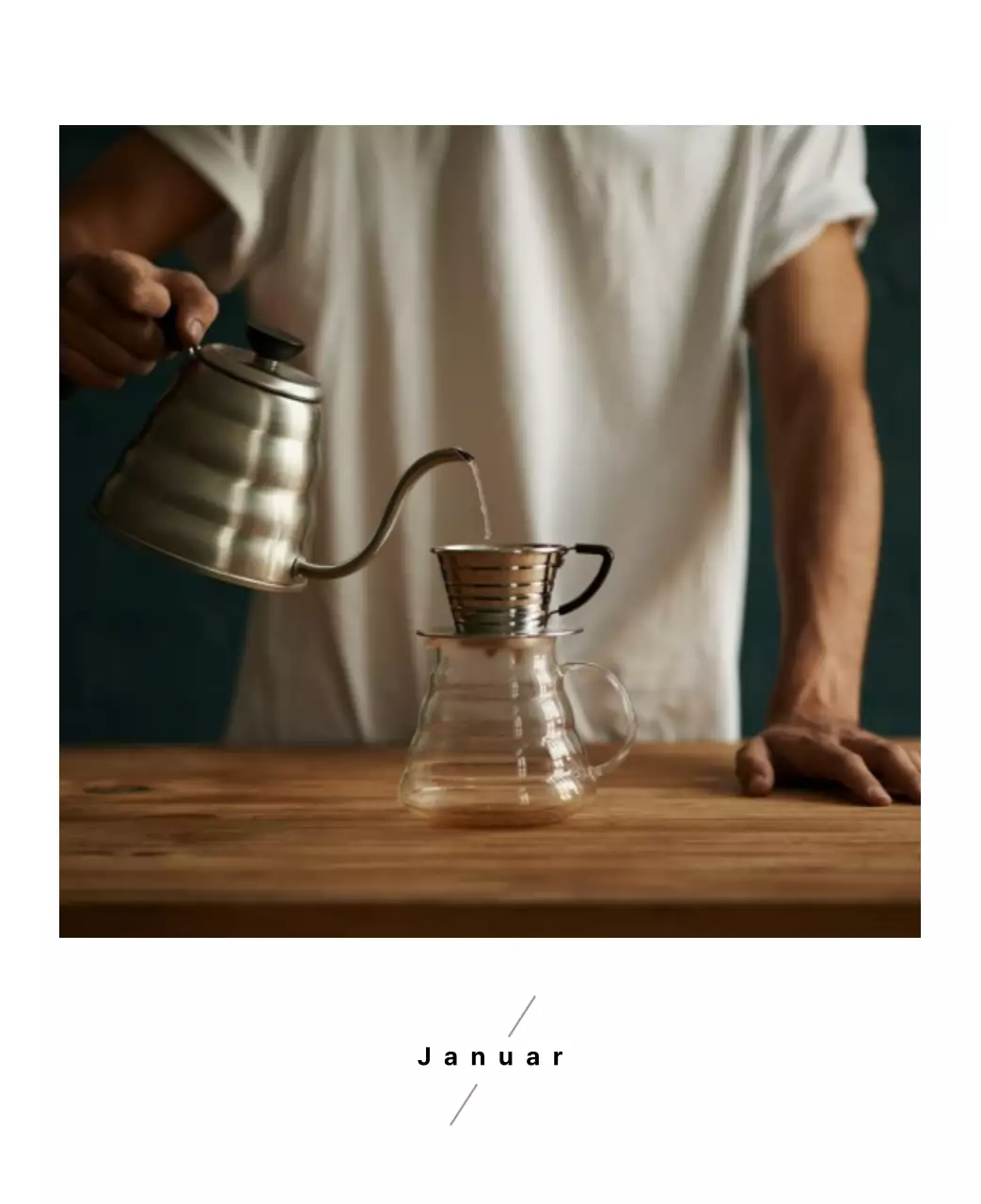 Einfacher Kaffee-Foto-Tischkalender für Cafés in Weißtönen