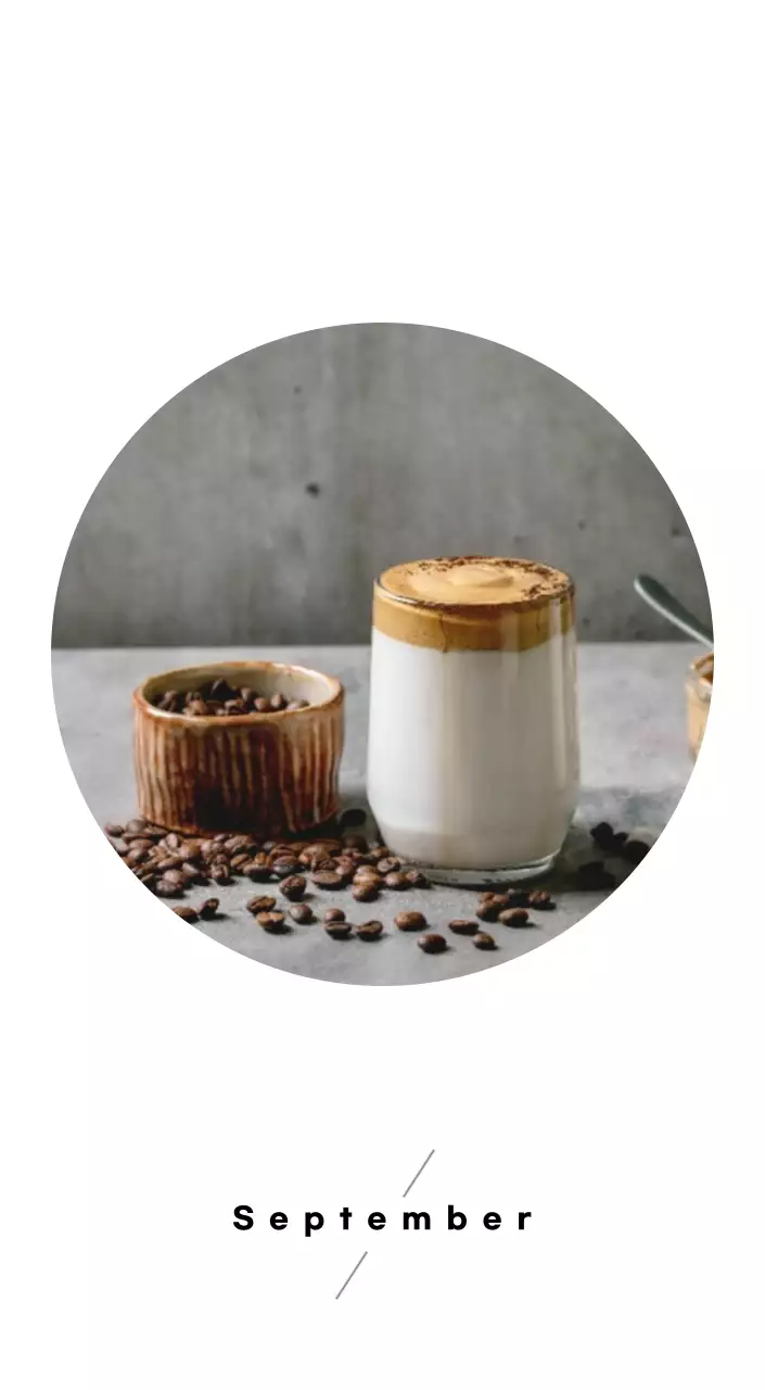 Eenvoudige bureaukalender met koffiefoto's voor cafés in witte tinten