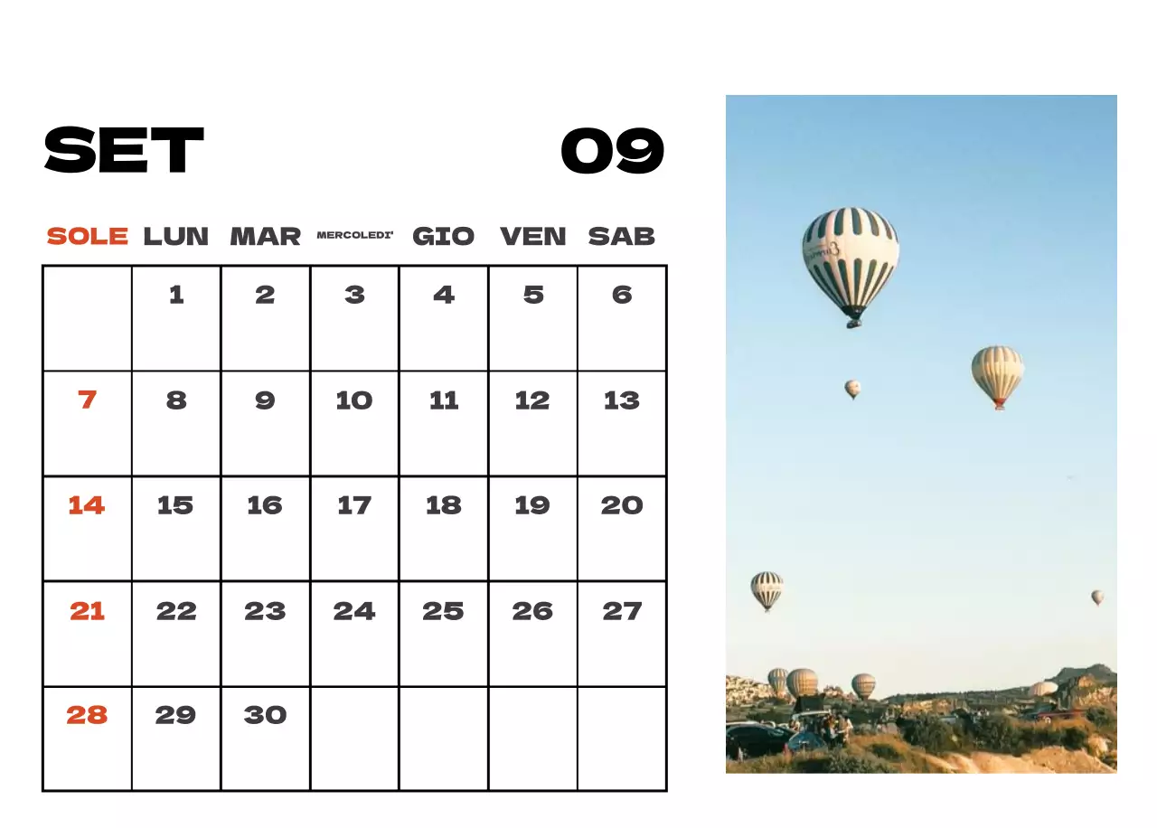 Calendario pulito con foto del cielo