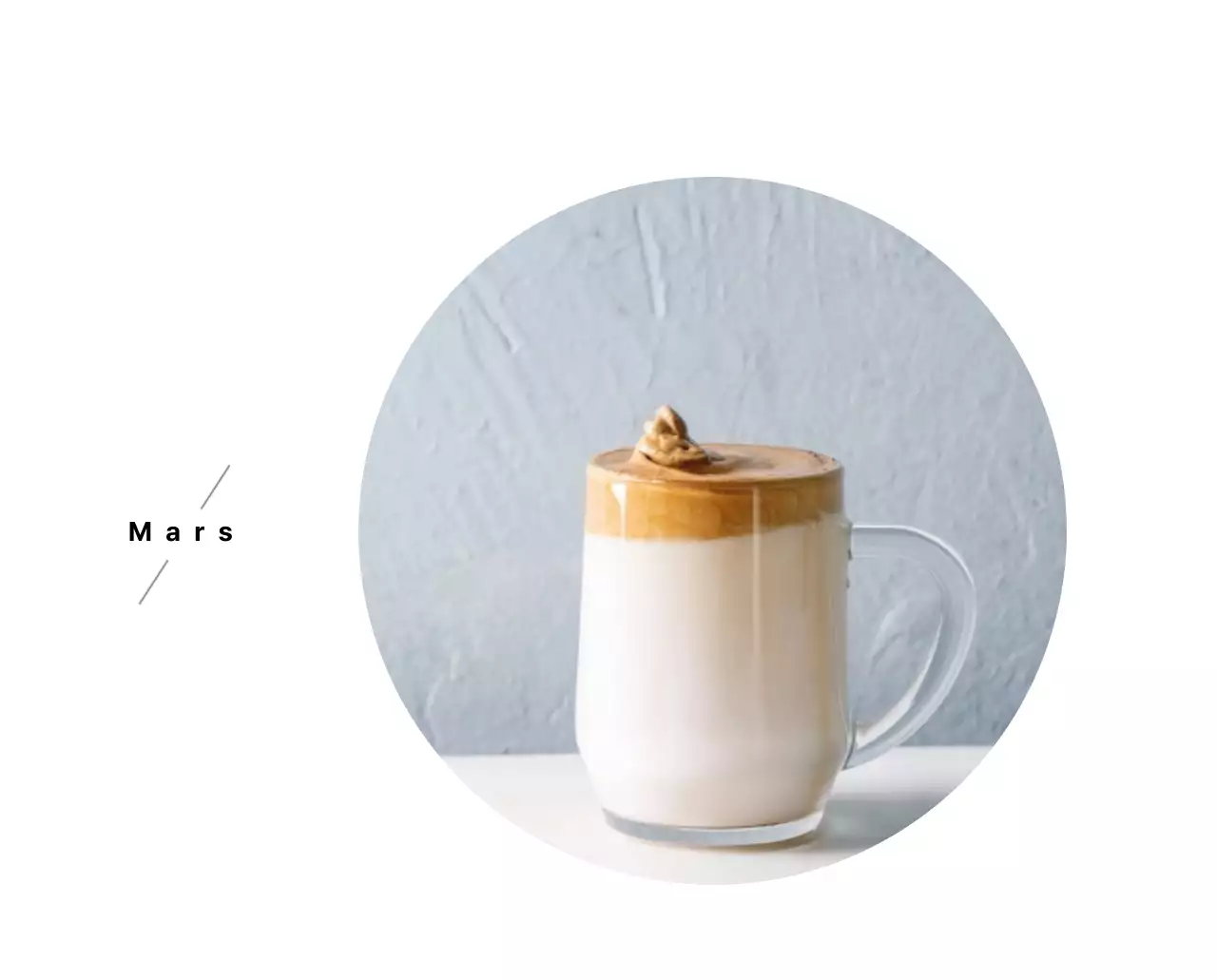 Un café sentimental blanc et brun