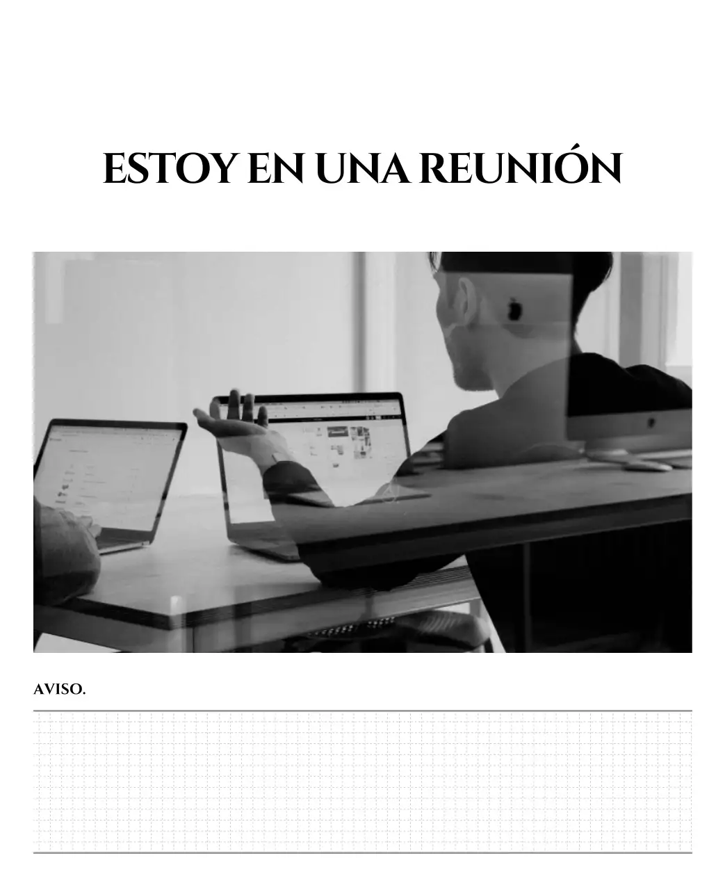 Calendario sencillo con concepto de fotografía de viaje emocional en blanco y negro