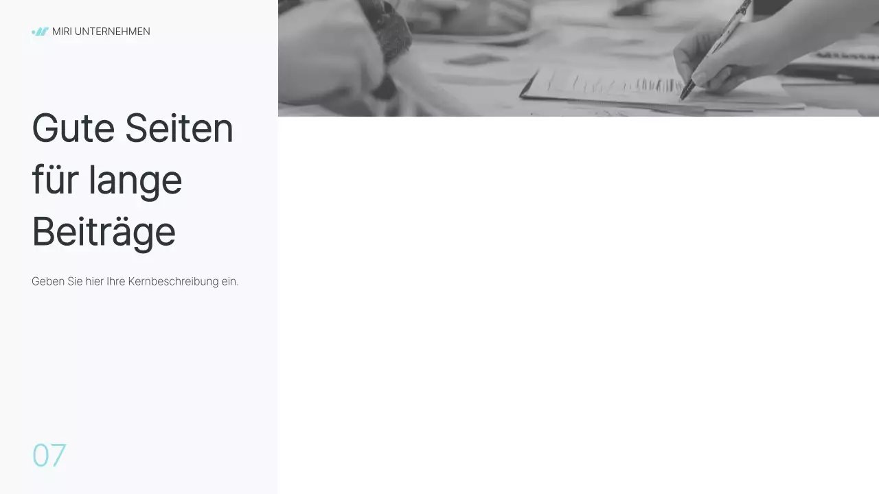 Moderner Geschäftsbericht eines Unternehmens in Grau und Hellblau