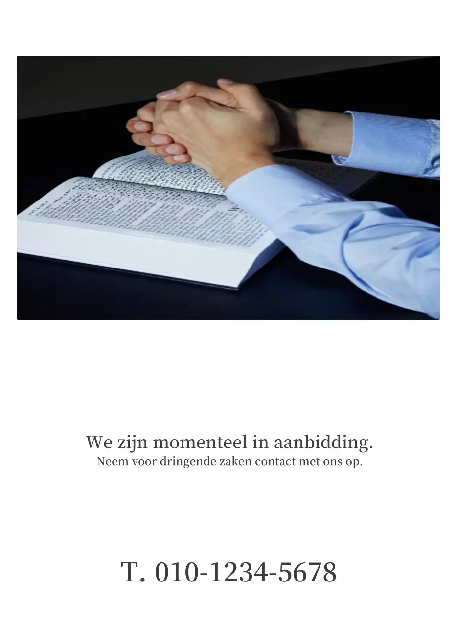 Een fotografische conceptkalender met kerken in landschapsschilderijen