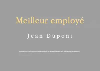 Plaque de l'employé soigné et ordonné