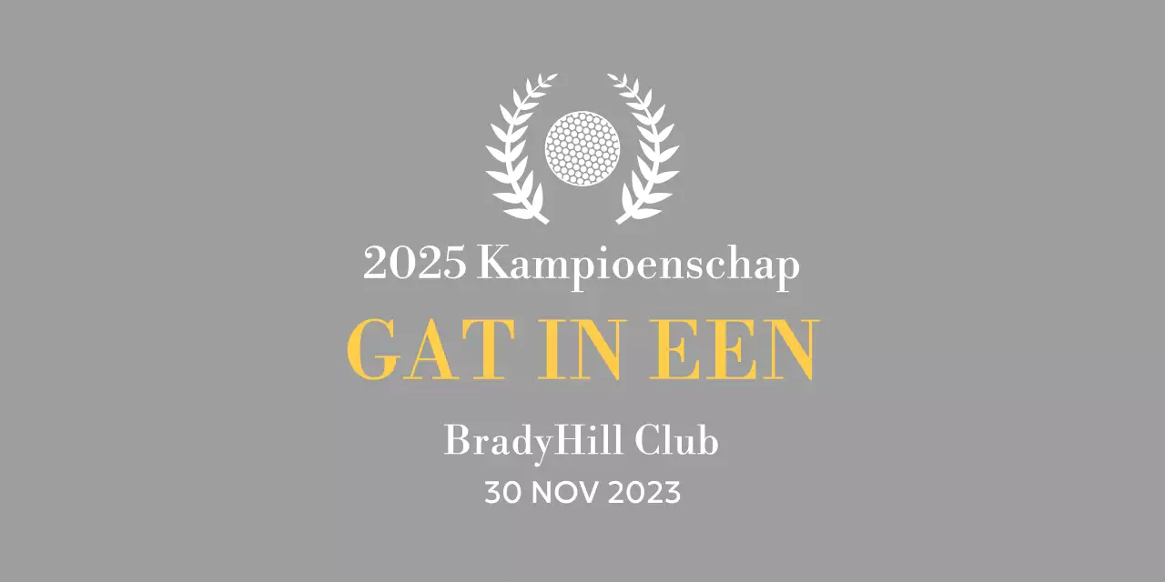 Een klassieke golftoernooitrofee met een lauwerkrans om een golfbal.