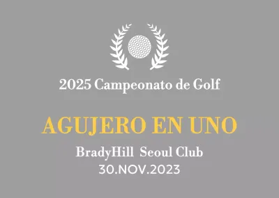Un trofeo clásico de torneo de golf con una corona de laurel que envuelve una pelota de golf.