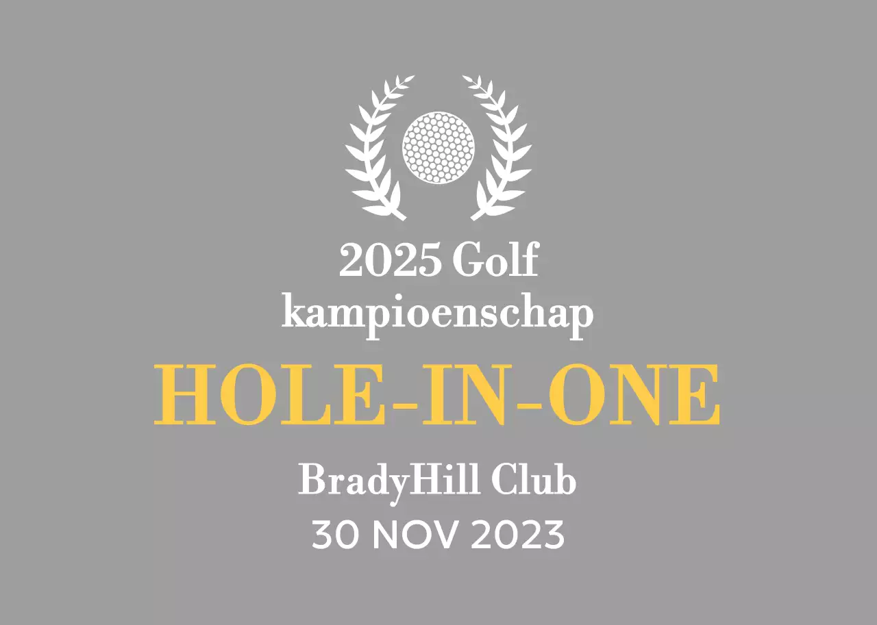 Een klassieke golftoernooitrofee met een lauwerkrans om een golfbal.