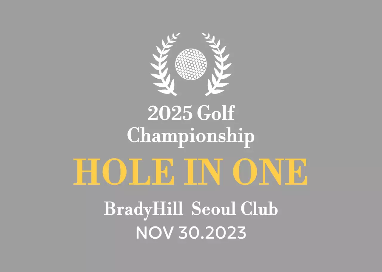 Cúp giải đấu golf cổ điển với vòng nguyệt quế ấn tượng quấn quanh quả bóng golf.