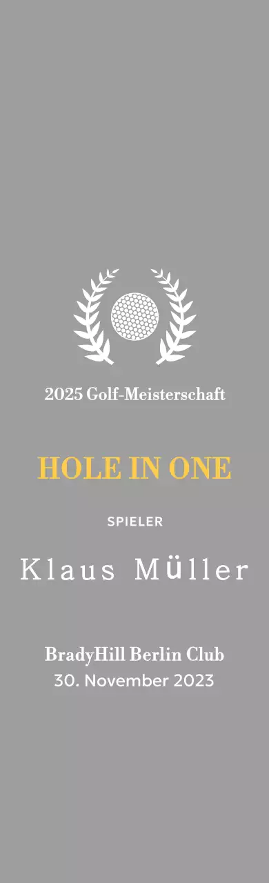 Eine klassische Golfturnier-Trophäe mit einem Lorbeerkranz, der um einen Golfball gewickelt ist.