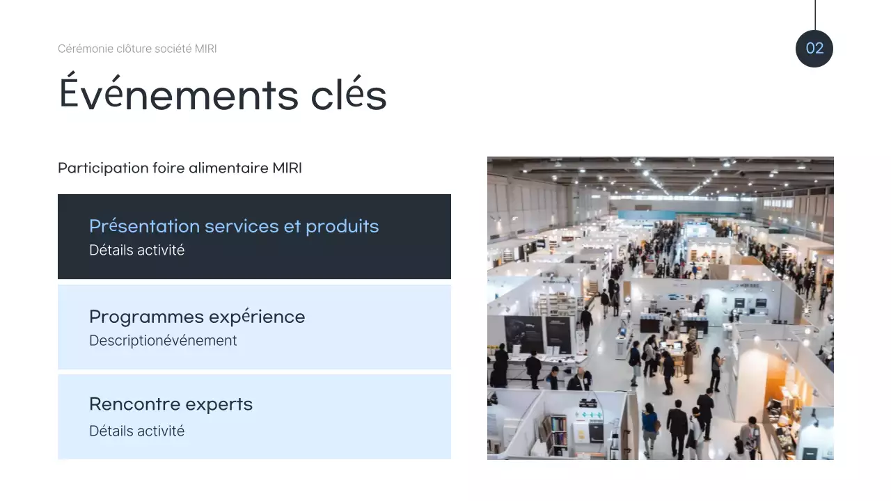 Célébrer la fin de l'année en bleu moderne