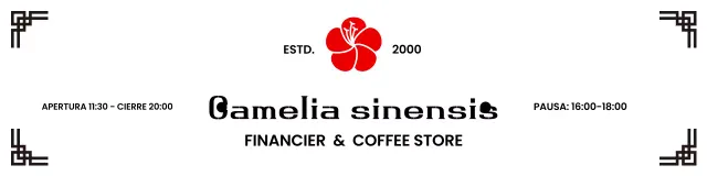 Anuncio de una pastelería-cafetería tradicional con flores rojas de camelia