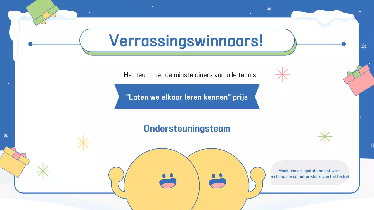 Een blauwe en roze aankondiging voor het eindejaarsevenement