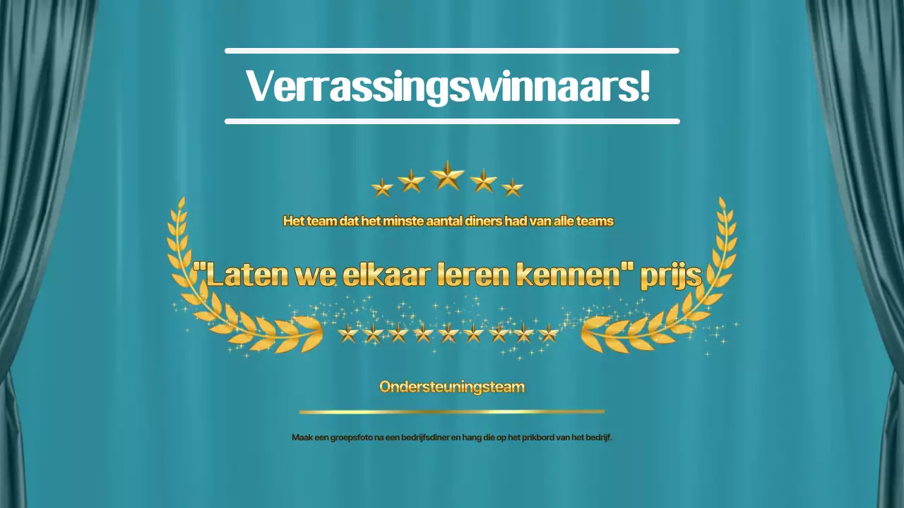 Lichtblauwe eenvoudige eindejaarsviering