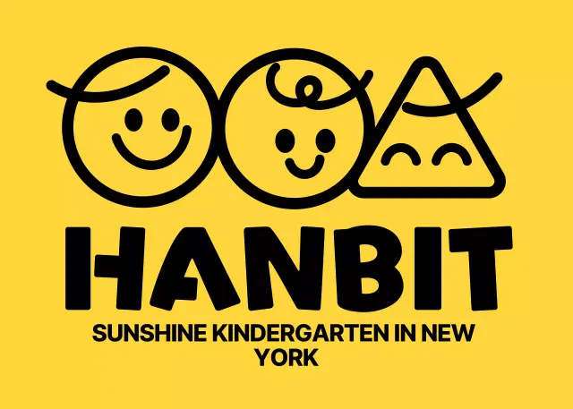 Logo taman kanak-kanak dengan karakter sederhana